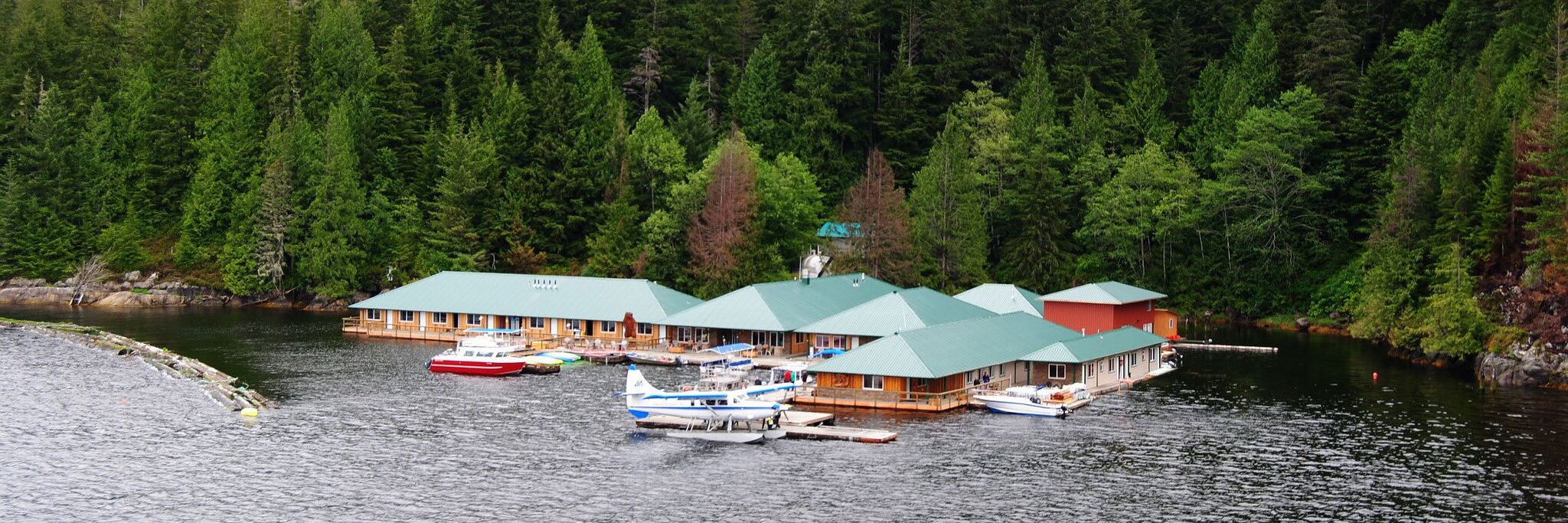Knight Inlet Lodge met watervliegtuig